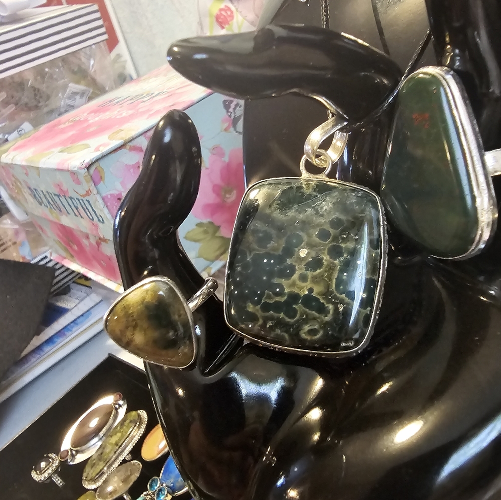 A new lot rings DIFERENT PRICES sizes, shapes,stones,colors,  etc..ASK ME!!! - Picture 16 of 17